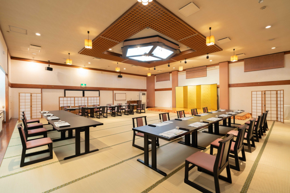 一〆　食事・芸妓鑑賞会場