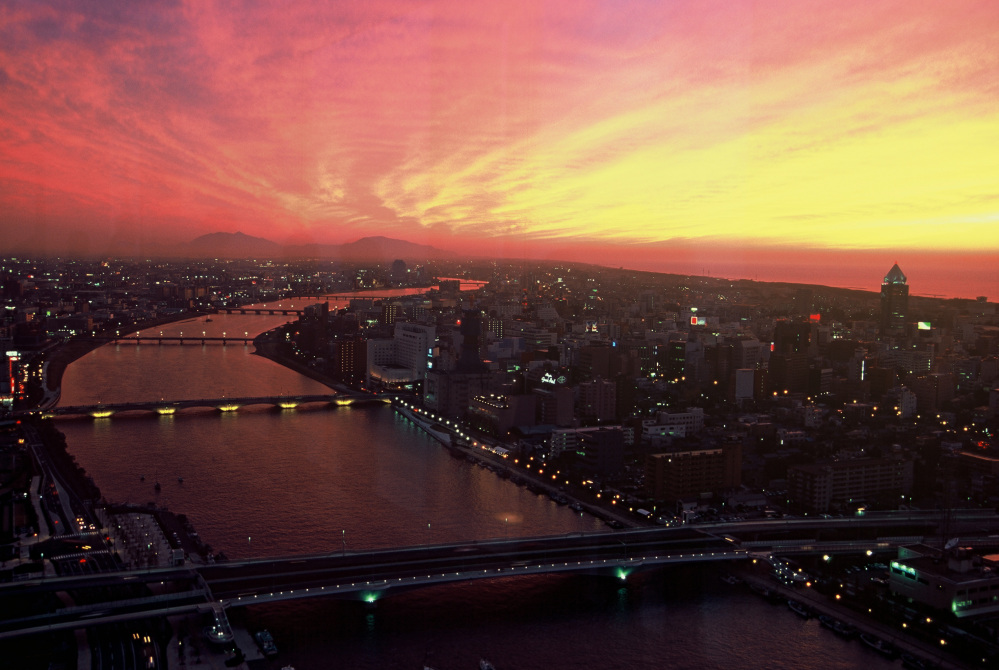 展望室からの眺め／第15回日本夕日写真大賞・奨励賞「眺望」／撮影：清水衛さん