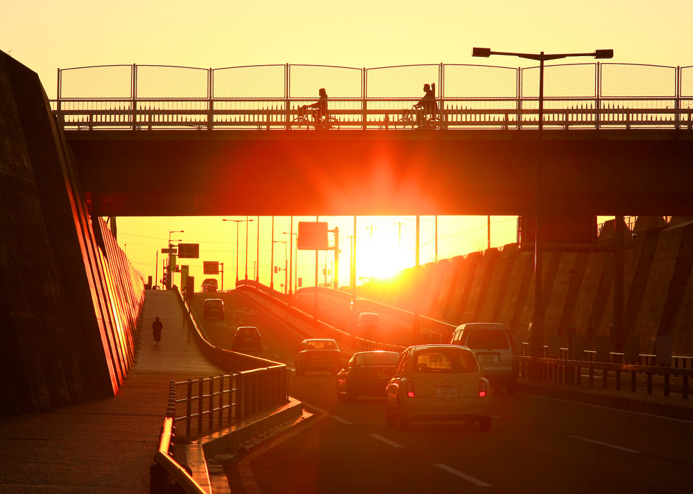 みなとトンネルからの眺め／第21回日本夕日写真大賞・奨励賞「夕日沈む頃」／撮影：大嶋俊一さん