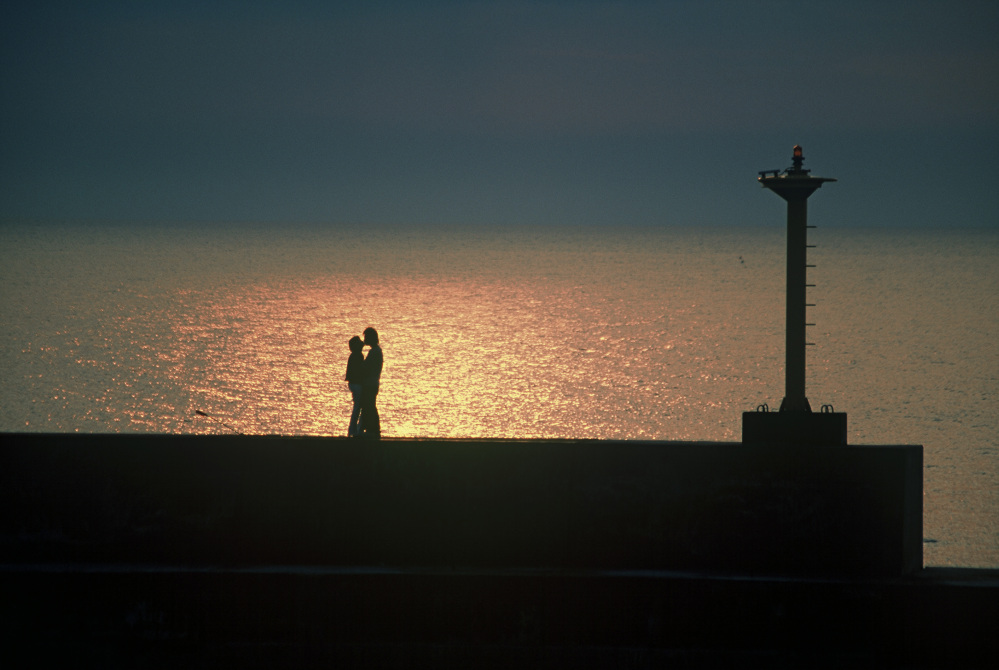 間瀬漁港／第15回日本夕日写真大賞「夕映えのロマンス」／撮影：泉田忠穂さん