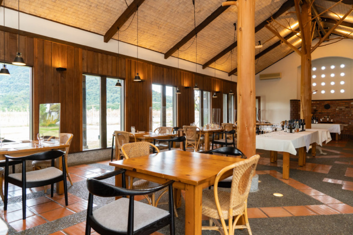 レストランカーブドッチ（内観）