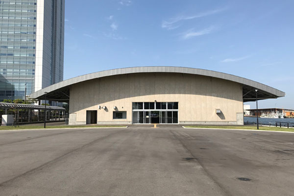 万代島多目的広場 大かま