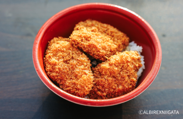 新潟名物たれカツ丼/信越企業株式会社