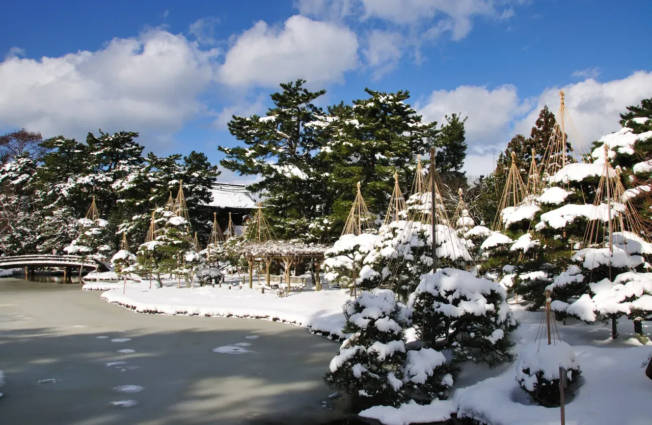 雪景色の園内