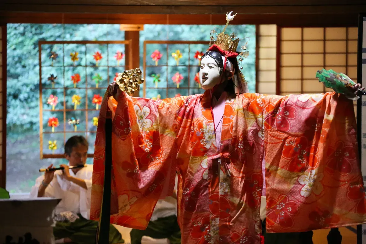 太々神楽舞