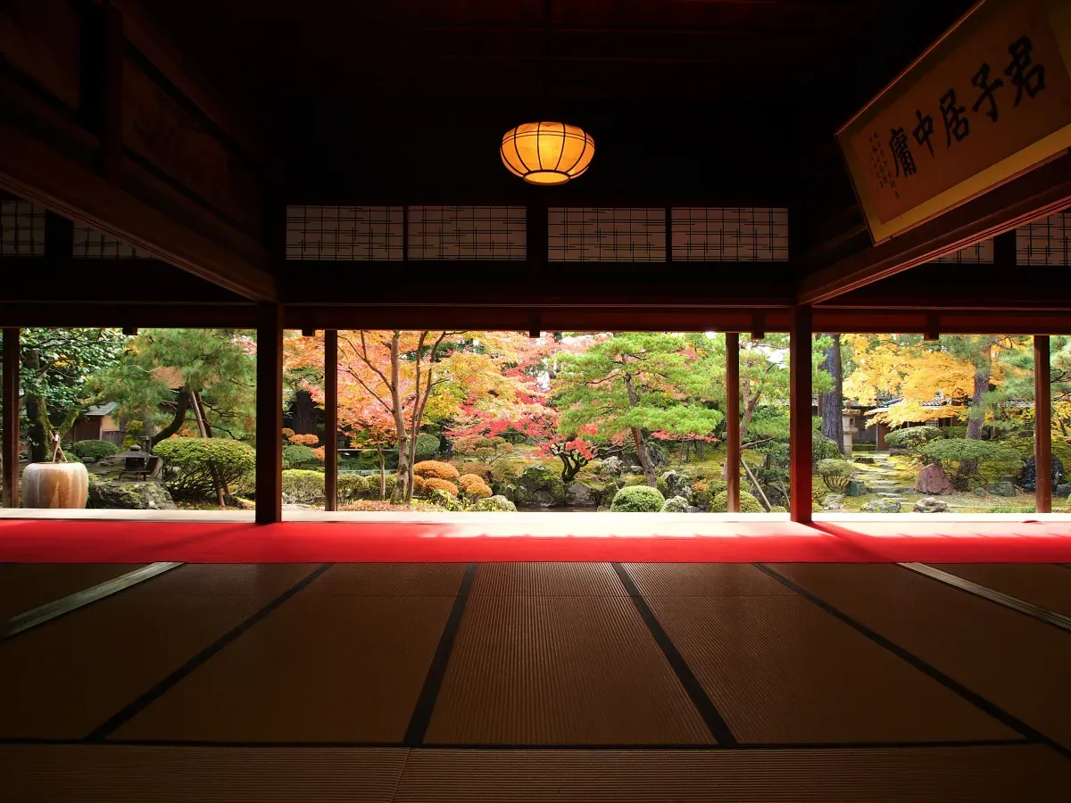 大広間と大庭