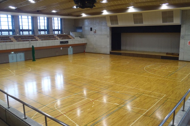 白根総合公園（白根カルチャーセンター・多目的広場・テニスコ…