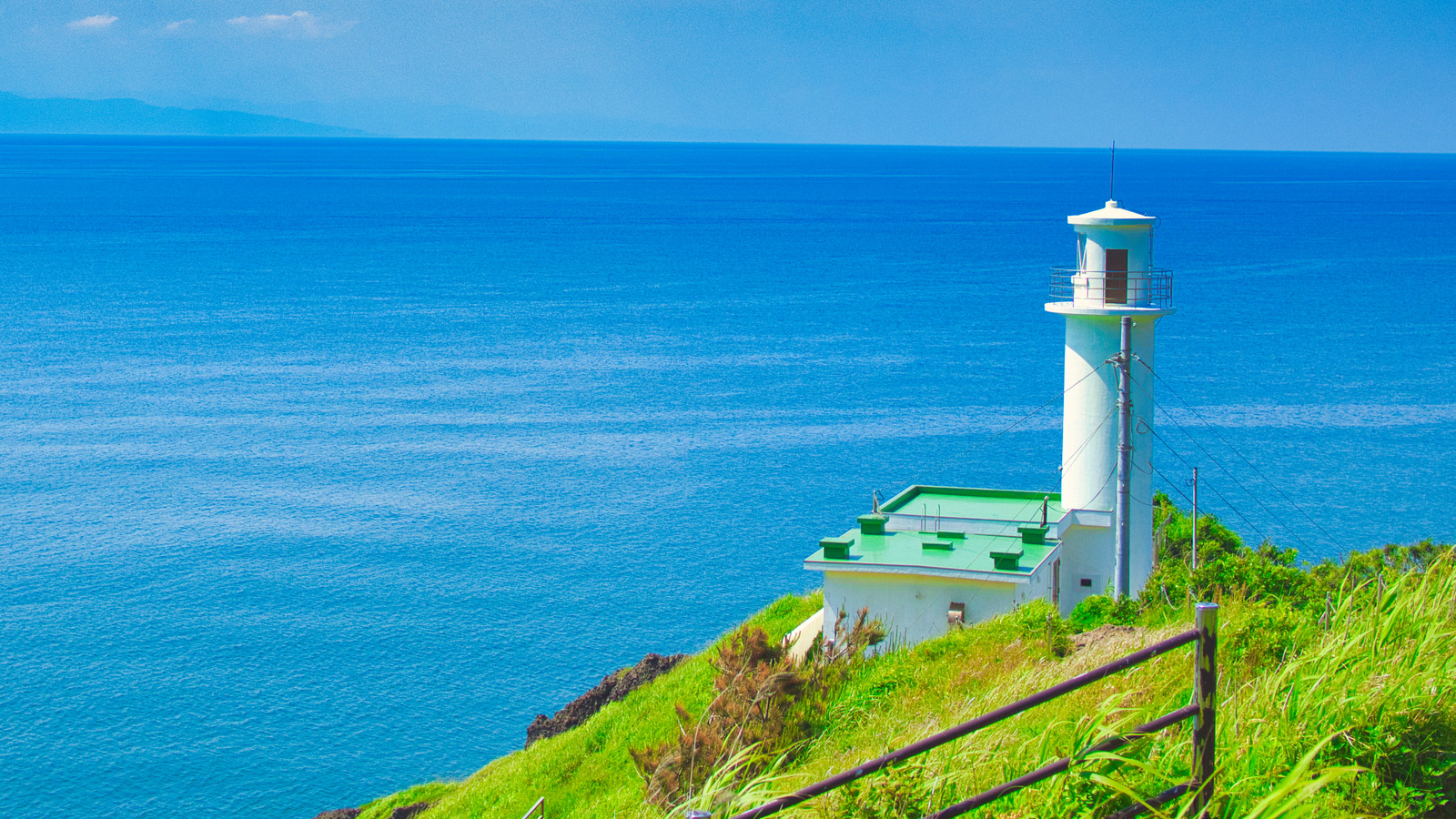 日本海を望む絶景　角田山・灯台登山口